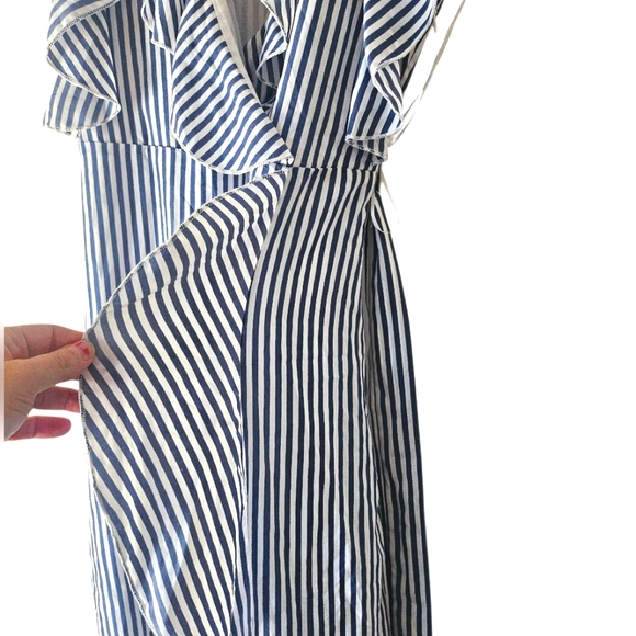 Elizabeth Crosby Pippa Faux Wrap Flutter Sleeves Gray White Stripe Dress  Size S - Picture 7 of 12